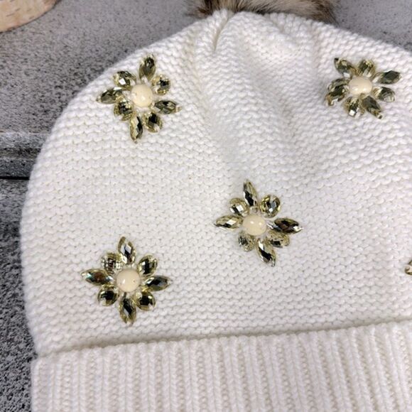 Crown & Ivy Ivory Pearl Flower Knit Beanie Hat - Picture 2 of 4